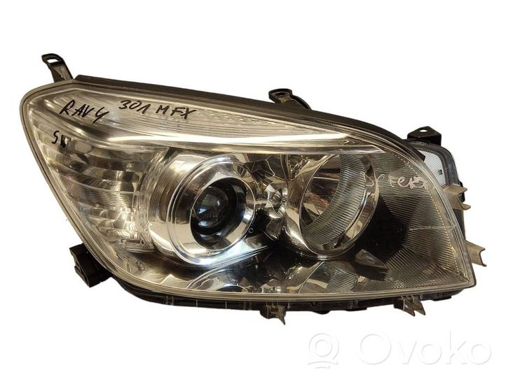 Toyota RAV 4 (XA40) Lampa przednia  8113042360 