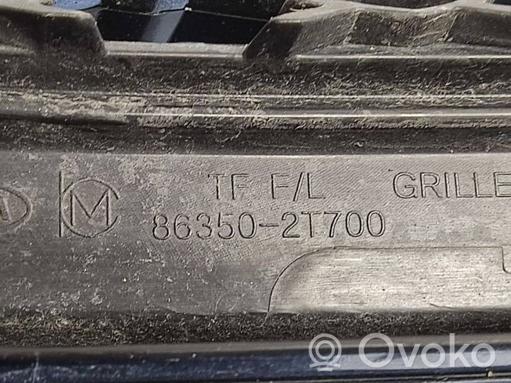 KIA Optima Grotelės priekinės 863502T700