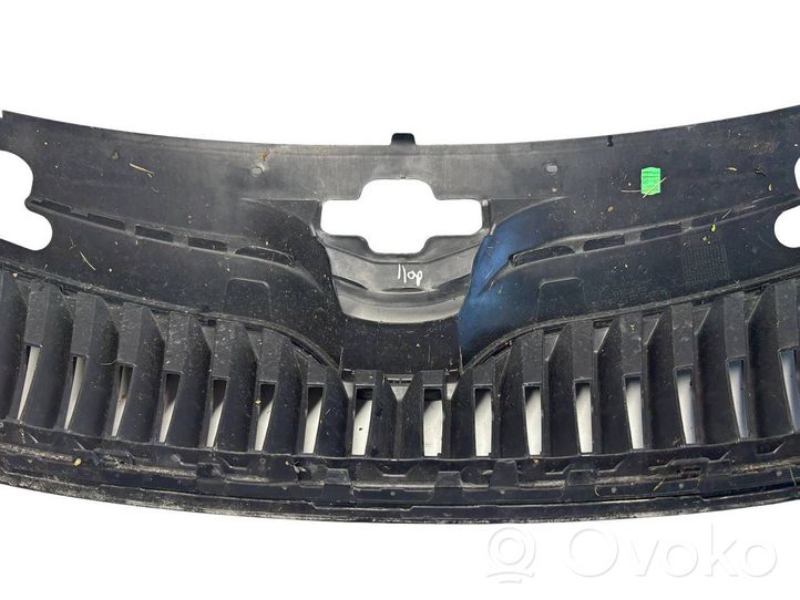 Skoda Rapid (NH) Grille calandre supérieure de pare-chocs avant 5JA853668