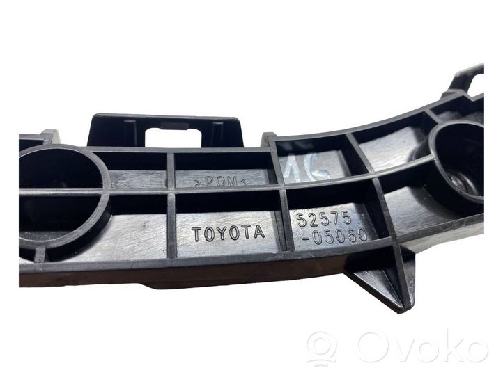 Toyota Avensis T270 Support de pare-chocs arrière 5257505060