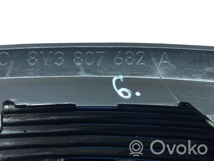 Audi A3 S3 8V Grille antibrouillard avant 8V3807682A