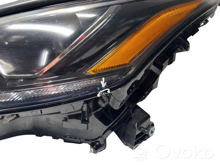 Toyota Highlander XU70 Lampa przednia 101008A06K