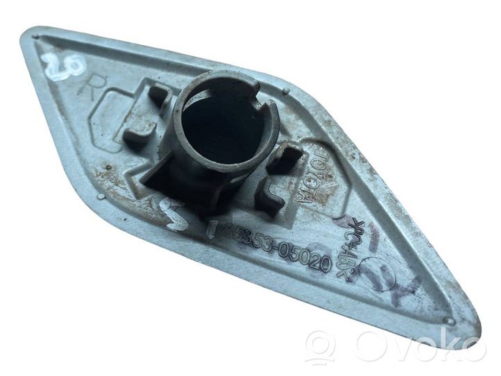 Toyota Avensis T270 Cache gicleur, capuchon de buse de pulvérisation de lave-phares 8535305020