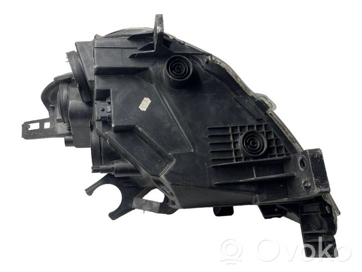 Peugeot Partner Lampa przednia 89318001