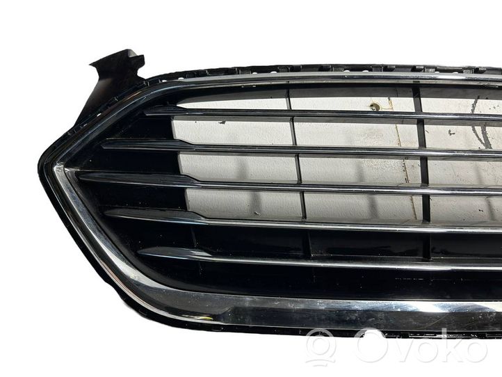 Ford Mondeo MK V Grotelės priekinės JS7B8200B