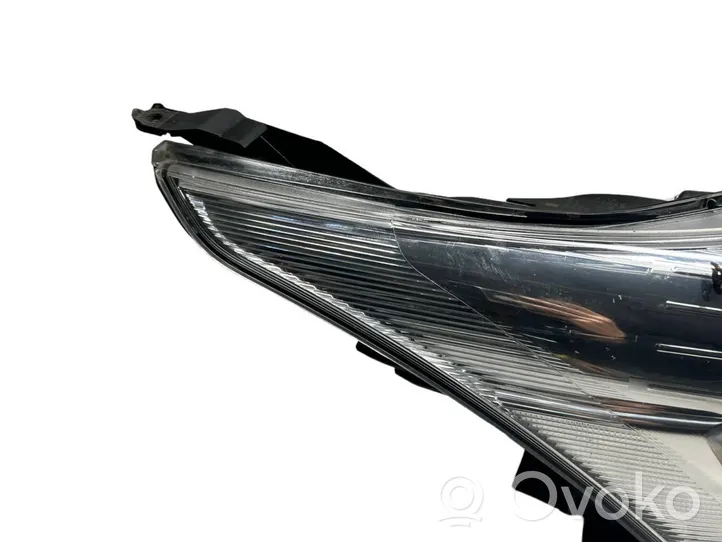 Toyota Avensis T270 Lampa przednia 8112605310