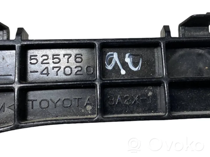 Toyota Prius (XW30) Takapuskurin kannake 5257647020