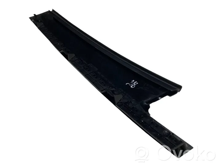 Volkswagen PASSAT B8 Rivestimento modanatura del vetro della portiera posteriore 3G0839901N