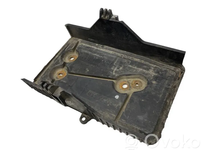 Mazda 6 Boîte de batterie GAM656041