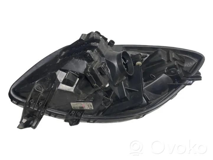 Toyota Yaris Lampa przednia 811500D120