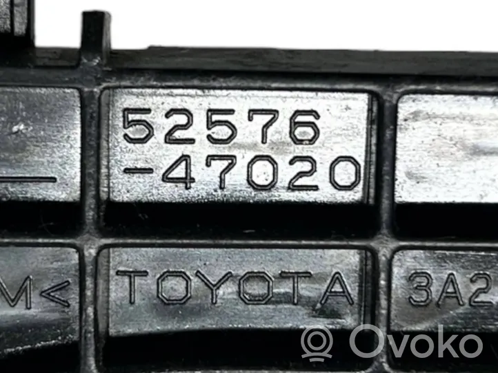 Toyota Prius (XW30) Support de pare-chocs arrière 5257647020