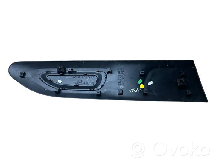 Peugeot Rifter Moulure de porte avant 9817695877