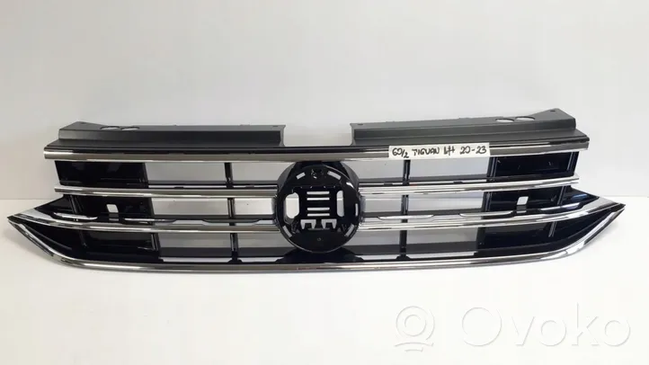 Volkswagen Tiguan Maskownica / Grill / Atrapa górna chłodnicy 5NA853651BE