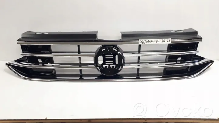 Volkswagen Tiguan Maskownica / Grill / Atrapa górna chłodnicy 5NA853651BE