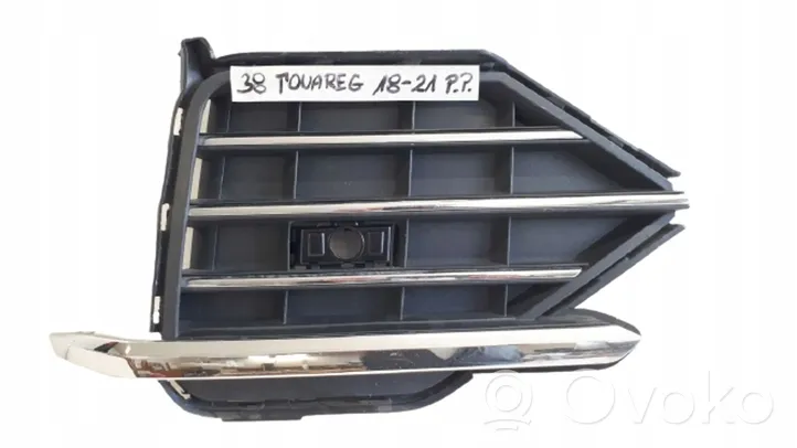 Volkswagen Touareg III Mascherina inferiore del paraurti anteriore 760853666C