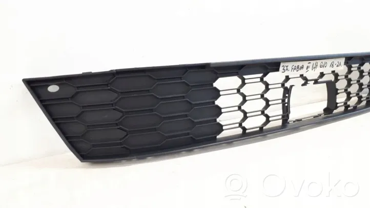 Skoda Fabia Mk3 (NJ) Grille inférieure de pare-chocs avant 6V0853677G