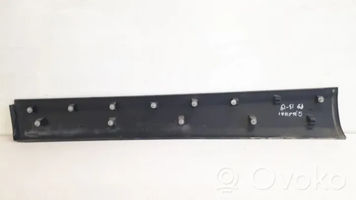 Nissan Qashqai Front door trim (molding) 