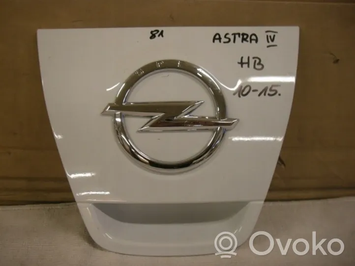 Opel Astra J Rivestimento portellone 