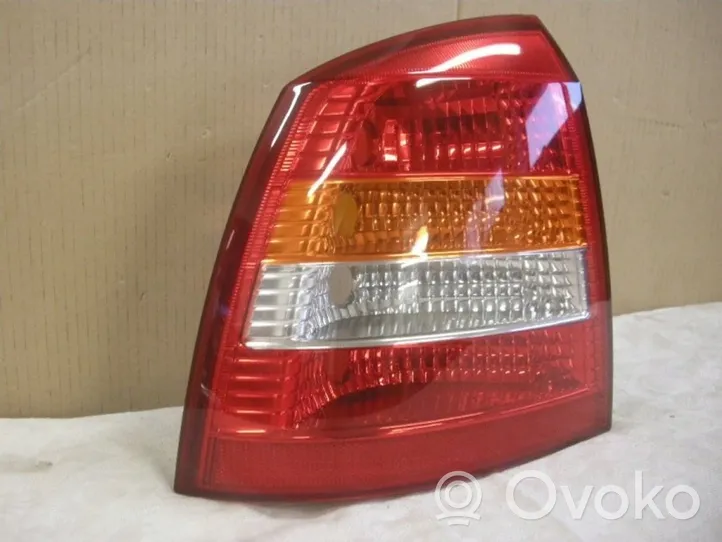 Opel Astra H Lampa tylna 