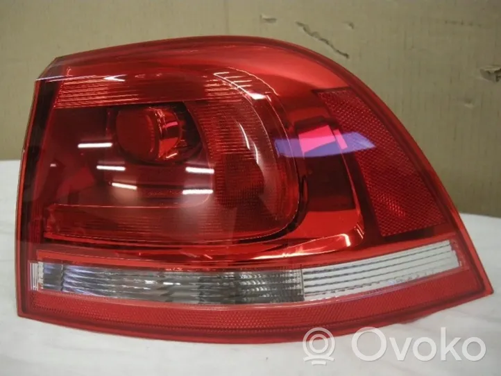 Volkswagen Touareg II Lampa tylna 7P6945096D