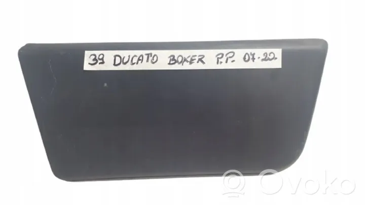 Fiat Ducato Listwa drzwi 1305776070