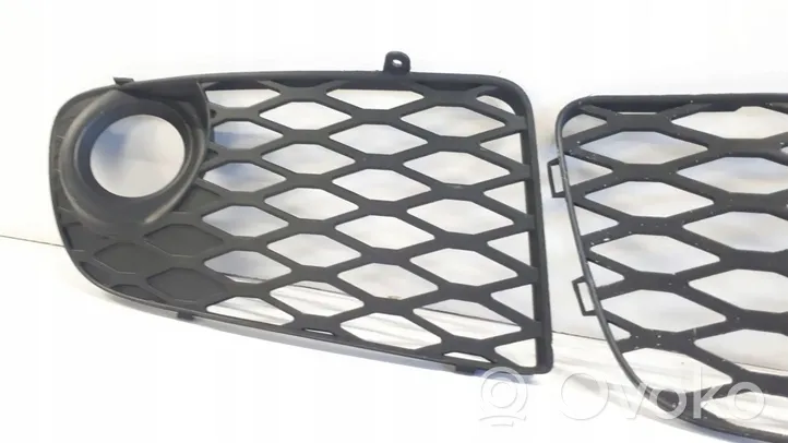 Audi RS4 Grille inférieure de pare-chocs avant 809807683H