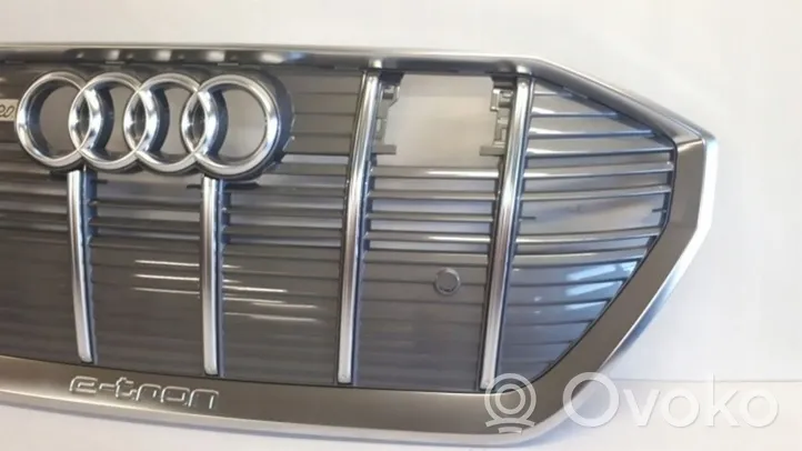 Audi e-tron Grille calandre supérieure de pare-chocs avant 