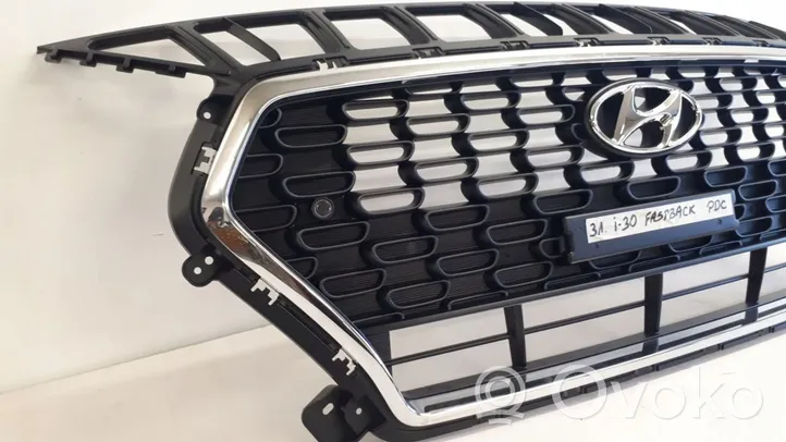 Hyundai i30 Grille de calandre avant 