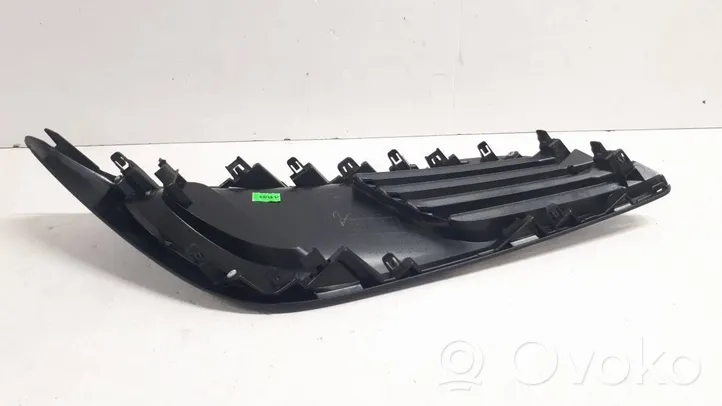 Toyota Auris E180 Grille inférieure de pare-chocs avant 8148102570