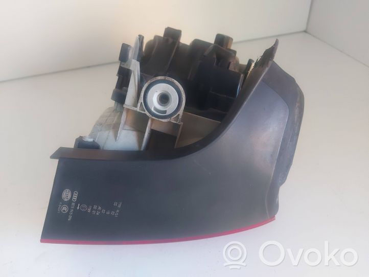 Audi A4 S4 B6 8E 8H Lampa tylna 965084