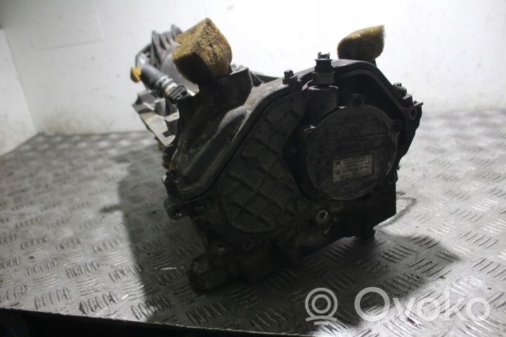 Mercedes-Benz B W245 Engine head R6400162201