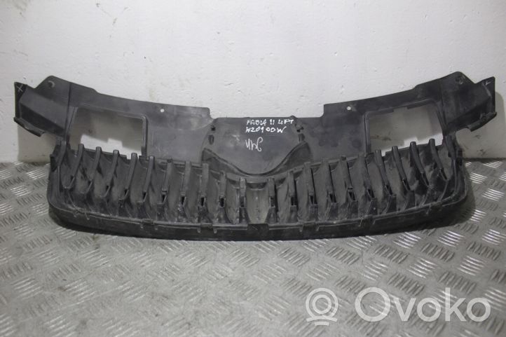 Skoda Fabia Mk2 (5J) Maskownica / Grill / Atrapa górna chłodnicy 