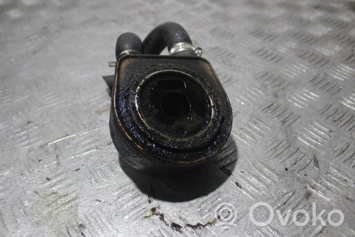 Nissan Primera Halterung Ölfilter / Ölkühler 