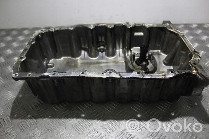 Volkswagen PASSAT B7 Oil sump 03C907660G