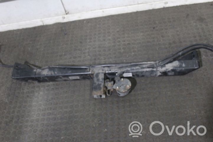 Ford Kuga I Galinis sustiprinimas bamperio 01053251000