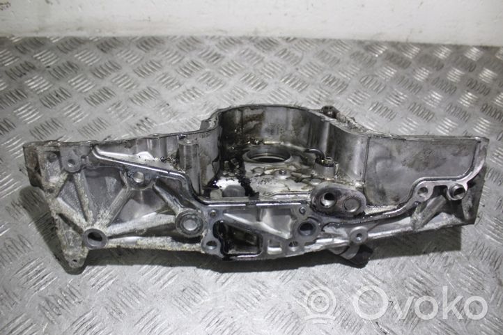 Subaru Impreza III Fuel pump bracket 09428