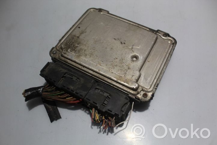 Opel Vectra C Komputer / Sterownik ECU silnika 0281011915