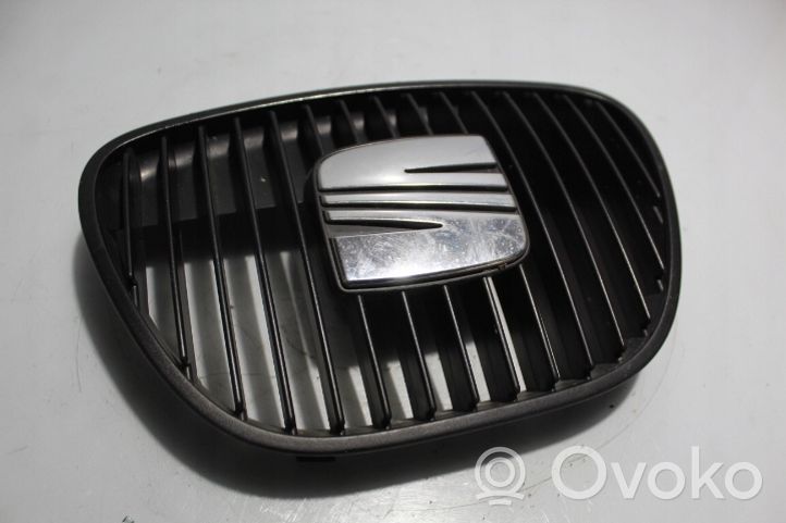 Seat Cordoba (6L) Atrapa chłodnicy / Grill 