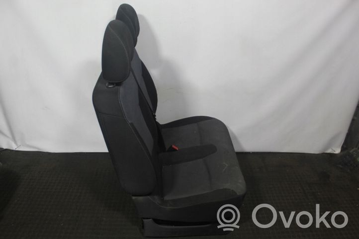 Opel Vivaro Priekinė vairuotojo sėdynė 