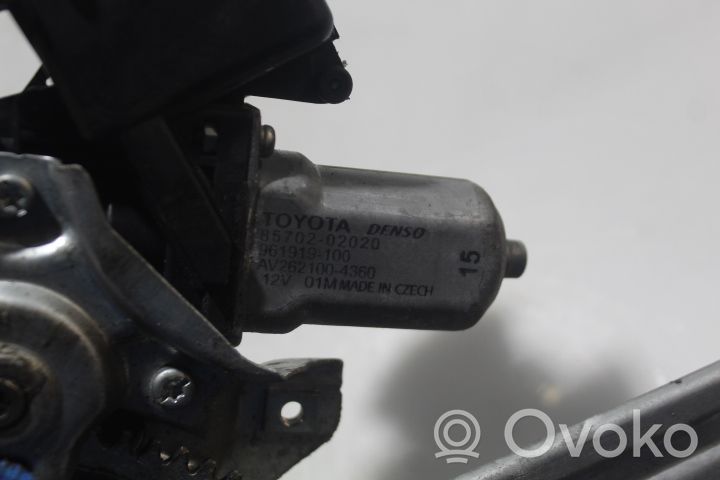 Toyota Avensis T270 Rear window lifting mechanism without motor 