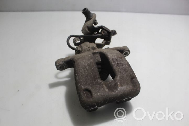 Volkswagen Jetta V Rear brake caliper 