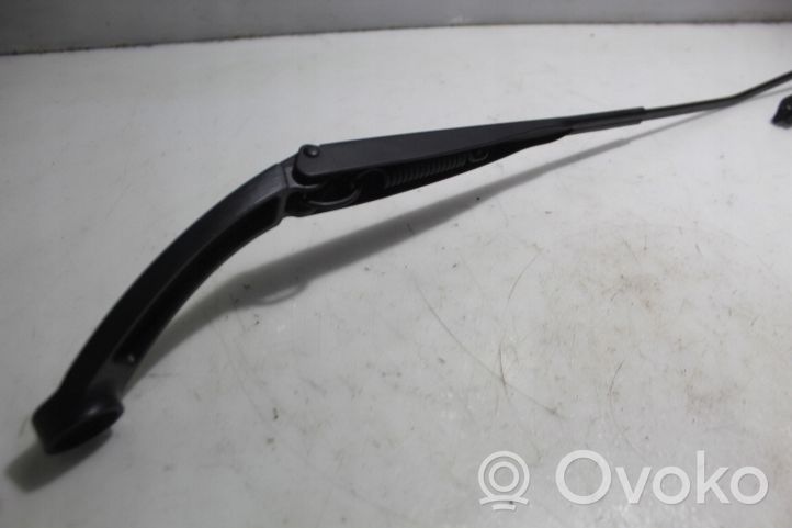 Dacia Dokker Front wiper blade arm 