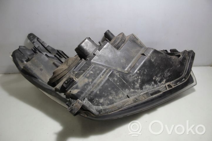 Opel Astra H Lampa przednia 