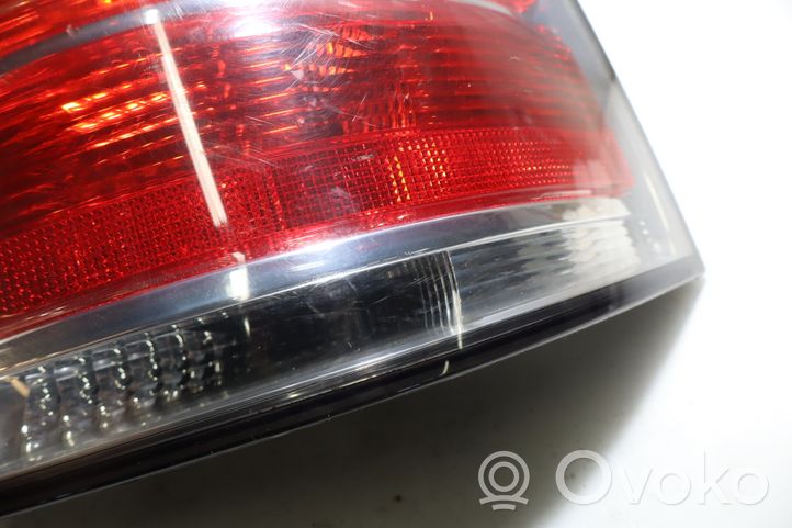 Opel Zafira B Задний фонарь в кузове 
