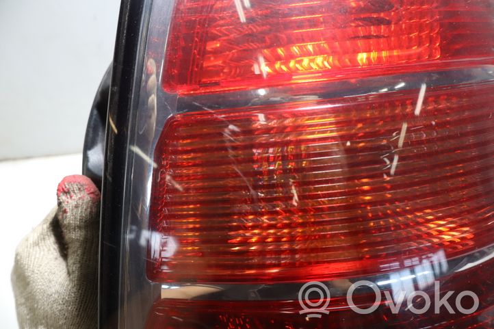 Opel Zafira B Задний фонарь в кузове 