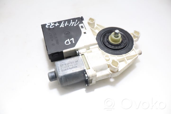 Volkswagen Tiguan Front door window regulator motor 