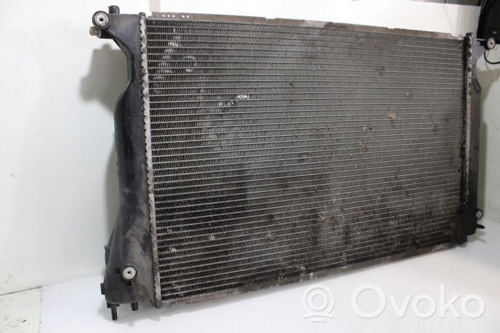 Toyota Avensis Verso Radiateur de refroidissement 