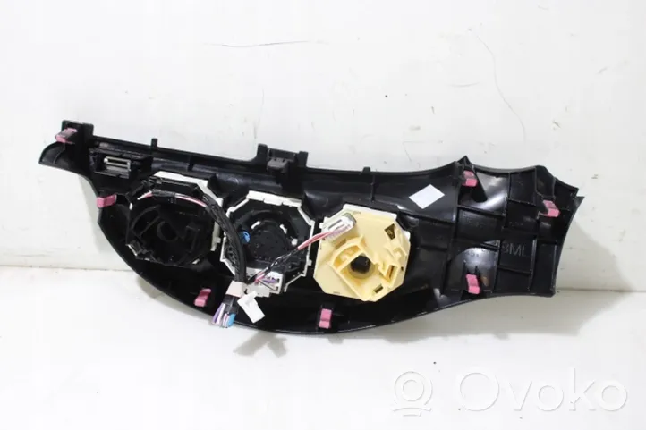 Toyota Yaris Salona ventilatora regulēšanas slēdzis 