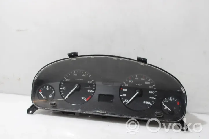 Peugeot 406 Uhr 