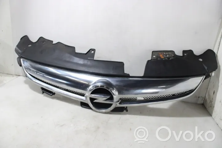 Opel Corsa D Grille de calandre avant 